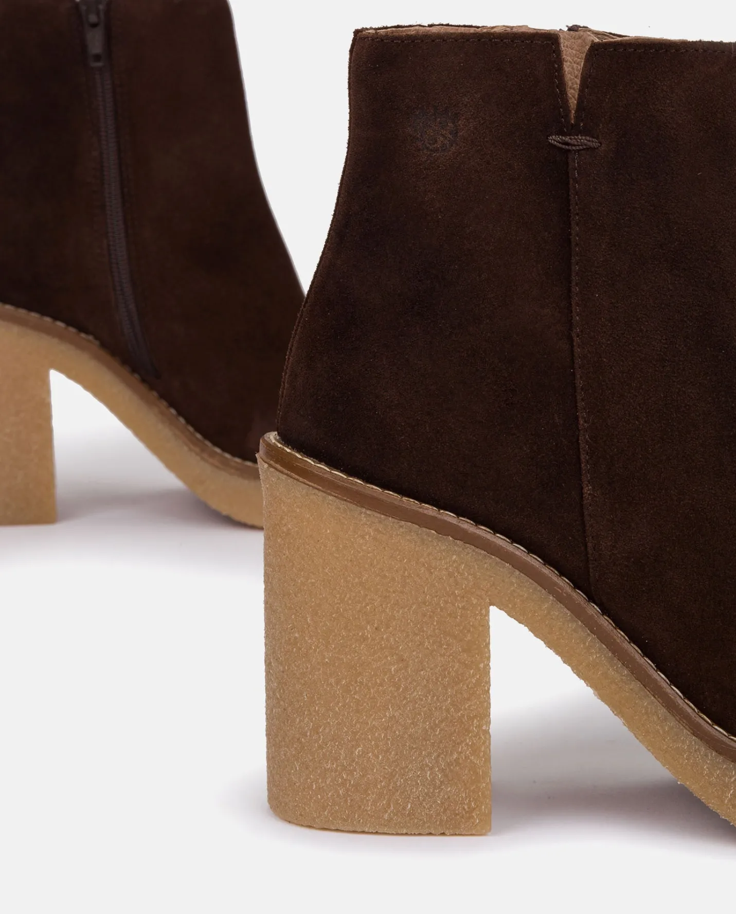 botn_de_tacn_gela__marron_2.webp Yokono Botín De Tacón Gela 001 Marron | Mujer Botines